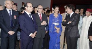 IMA : Lalla Meryem et François Hollande à l’expo des manuscrits rares