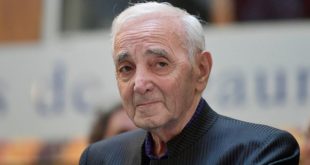 Charles Aznavour hospitalisé !
