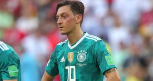 Football : La  fédération allemande rejette les accusations de racisme du jouer Özil