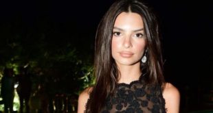 Emily Ratajkowski immortalise son séjour au Maroc