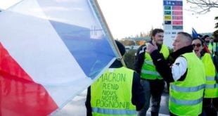 Les gilets jaunes se mobilisent contre la politique fiscale du gouvernement Français