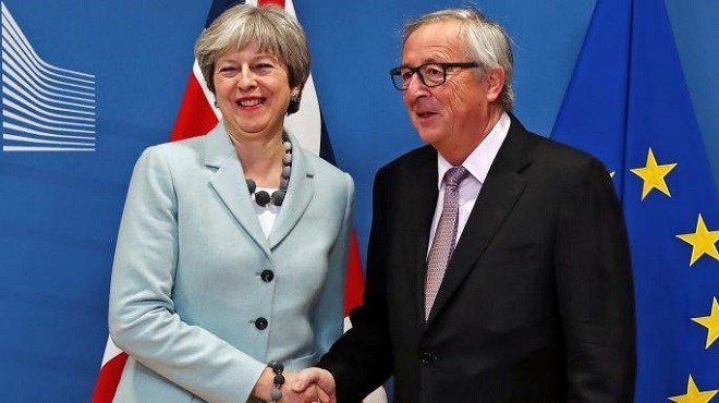 L’Union européenne et le Royaume-Uni parviennent à un accord provisoire sur leur relation post-Brexit