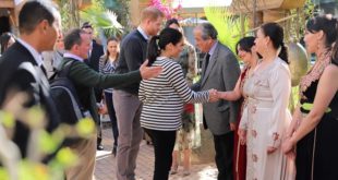 PHOTOS – Le Prince Harry et la princesse Meghan Markle savourent la cuisine marocaine