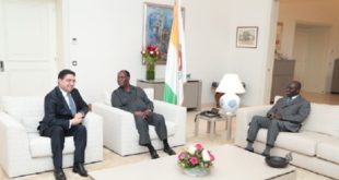 Abidjan : Alassane Ouattara reçoit en audience Nasser Bourita, porteur d’un message verbal de SM le Roi