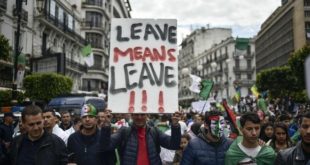 Algérie : Plus déterminée que jamais, la rue ne lâche rien