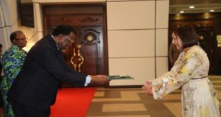 L’ambassadrice du Maroc en Namibie remet ses lettres de créances au Président
