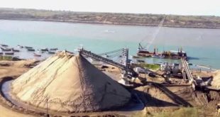 Le ministère de l'Energie réagit à la polémique sur le dragage du sable marin à Larache