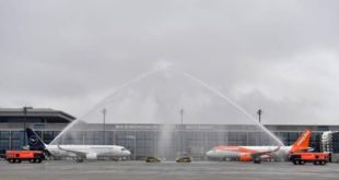 le-nouvel-aeroport-de-berlin-entre-en-service,-avec-neuf-ans-de-retard