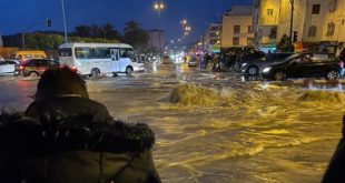 Casablanca A Les Pieds Dans L’eau