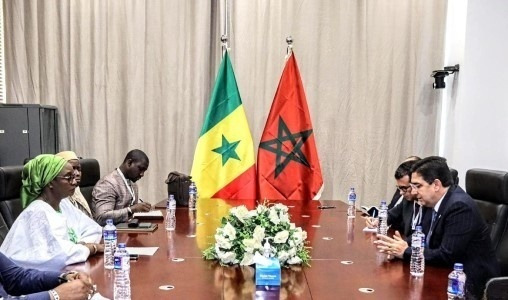 Bourita s’entretient à Banjul avec la ministre sénégalaise de l’Intégration africaine et des Affaires étrangères