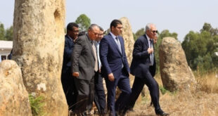 Larache | Bensaid effectue une visite au site archéologique "Cromelech Mzoura"