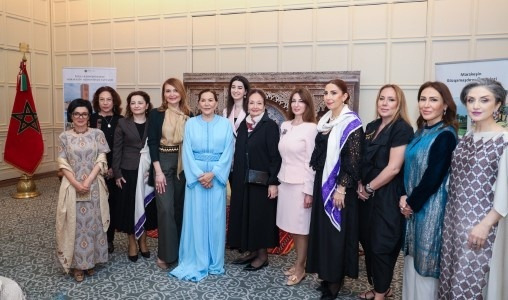 La Princesse Lalla Hasnaa offre à Bakou une cérémonie de thé en l’honneur de personnalités féminines azerbaïdjanaises