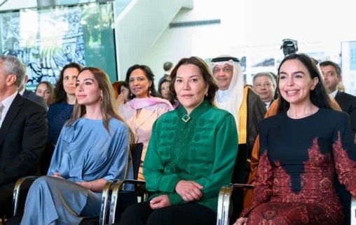 La Princesse Lalla Hasnaa offre à Bakou une cérémonie de thé en l’honneur de personnalités féminines azerbaïdjanaises