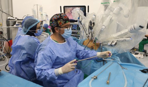 La FM6SS réalise avec succès sa 1ère intervention chirurgicale viscérale assistée par robot