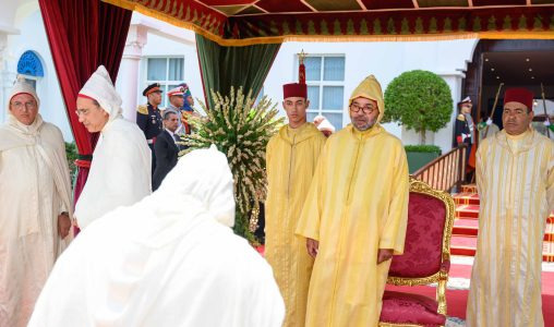 SM le Roi préside à M’diq une réception à l’occasion de la glorieuse Fête du Trône