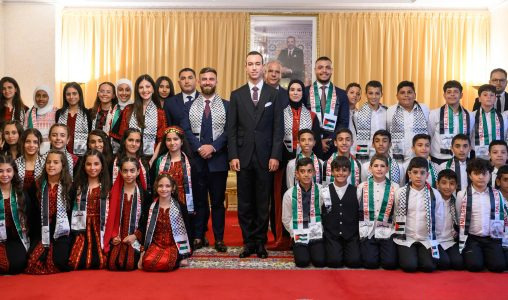 SAR le Prince Héritier Moulay El Hassan reçoit les enfants maqdessis au Palais Royal de Tétouan