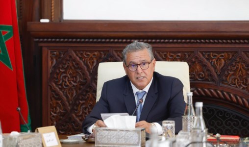 Le Chef du gouvernement appelle à plus de coordination entre les services publics et l’Institution du Médiateur