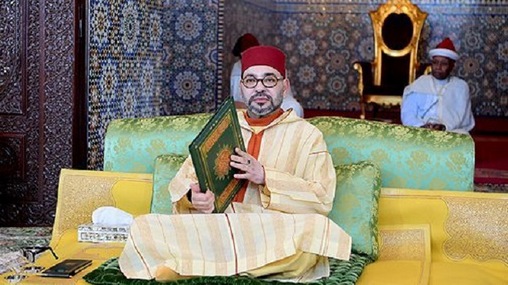 SM le Roi préside une veillée religieuse à l’occasion du 27e anniversaire de la disparition de feu le roi Hassan II