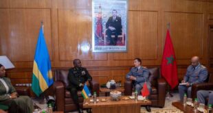 L’Inspecteur Général des FAR s’entretient avec le Chef d’État-Major de l’Armée de Terre Rwandaise