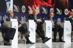 M. Amr Moussa salue la vision de SM le Roi pour une paix juste et durable au Moyen-Orient