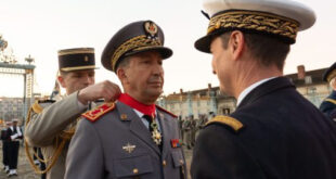 France | Le Général de Corps d’Armée, Mohammed Berrid reçoit l’insigne de Commandeur de la Légion d’Honneur