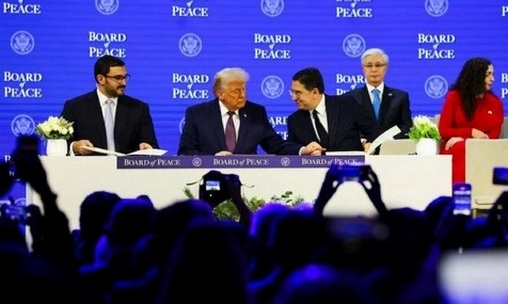 Sur Instruction de SM le Roi, M. Bourita procède à la signature de la Charte constitutive du Conseil de Paix