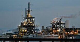 Les États-Unis autorisent la vente et la livraison de pétrole iranien stocké en mer