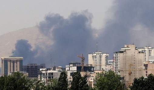 L’armée israélienne mène des frappes d’envergure contre des cibles en Iran