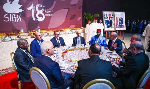 Meknès | SM le Roi offre un dîner en l’honneur des invités et des participants au 18e SIAM