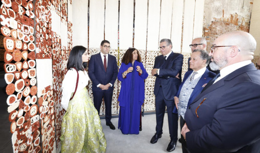 Sur Instructions de SM le Roi, Akhannouch inaugure le Pavillon du Maroc à la 61e Biennale de Venise