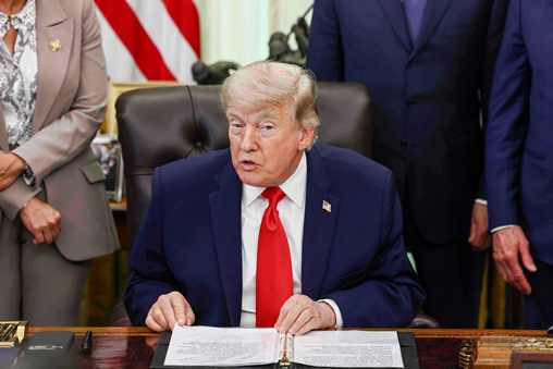 Moyen-Orient | Trump annonce un accord « finalisé » avec l’Iran et la réouverture du détroit d’Ormuz