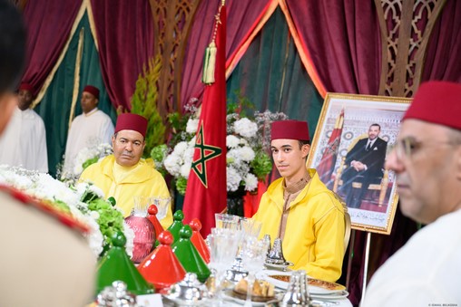 Fête du Trône | Déjeuner offert par le Chef du gouvernement en présence du Prince Héritier Moulay El Hassan et du Prince Moulay Rachid
