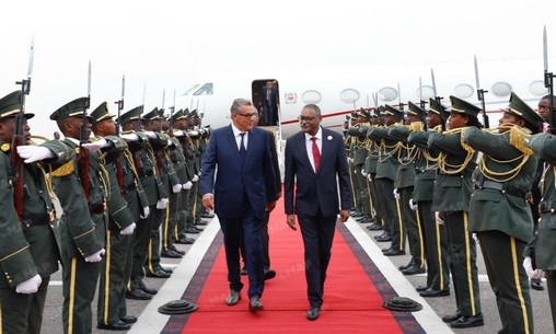 Arrivée de M. Akhannouch à Luanda pour représenter SM le Roi au Sommet extraordinaire de l’UA des Chefs d’État et de gouvernements